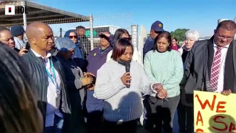 Parents of students attending Portland Primary School protested in front of the school gates