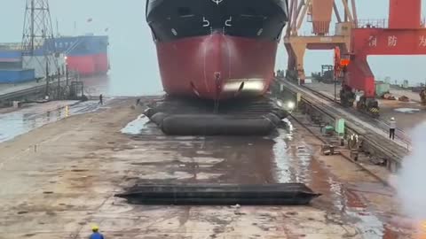How ships move in water?