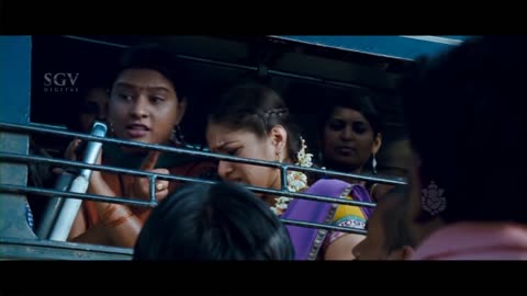 Yash Kannada Scenes - Yash's girlfriend is teased in the bus _ Rajahuli Kann
