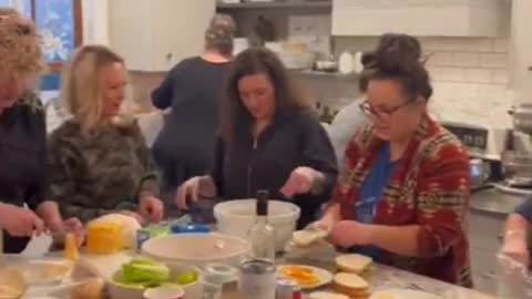 Canadian Women Supplying Trucker Convoy For Freedom With Sandwiches While Singing!