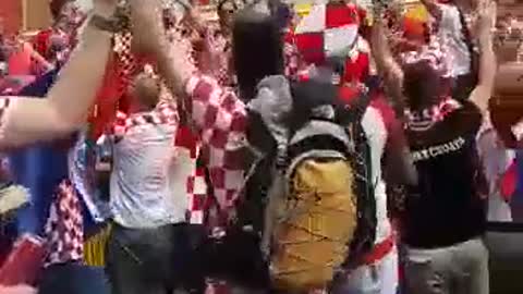 Hrvatski navijači prije Argentine