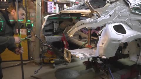 Mercedes AMG C43 rear end rebuilding