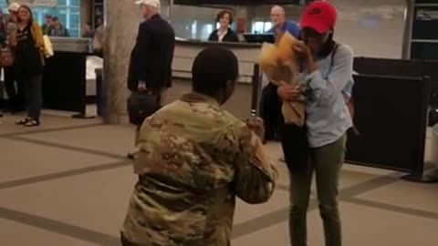 Soldier Proposes to Girlfriend after Deployment