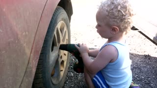 The child has repaired Lada Xray