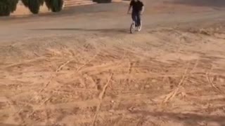 Broken wheel bike jump fail