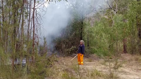 Australians learn Indigenous ways to manage fire risk