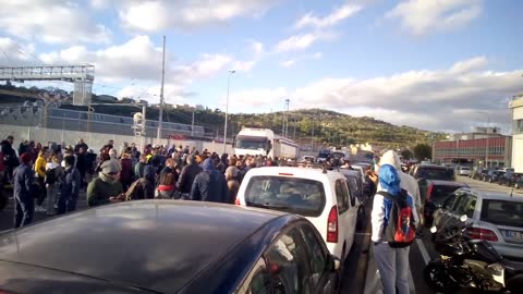 Porto di Ancona presidiato dai manifestanti - 15.10.2021