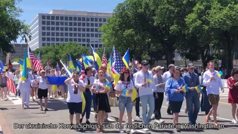 Die ukrainische Kolonne nahm am amerikanischen Unabhängigkeitstag an der festlichen Parade in Washi