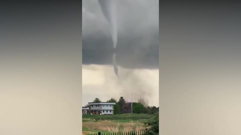 BIGGEST TORNADO YOU'LL EVER SEE Kansas - Apr. 29, 2022