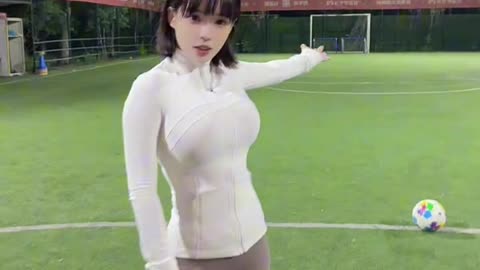 Sexy girl playing football ⚽