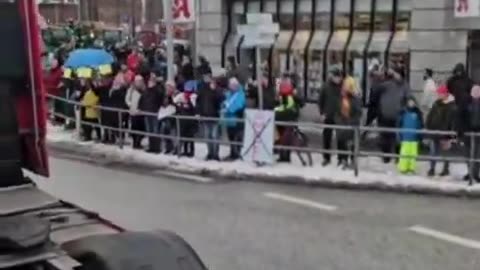 WOW The truckers have joined the German farmers protest.