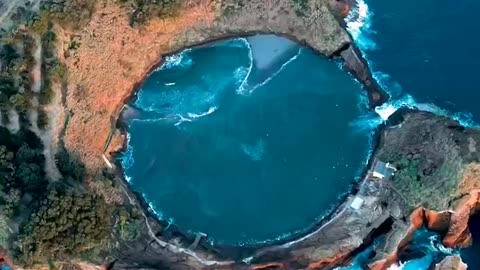 Uninhabited volcanic island of Vila Ranka 🌊⛰️🌊 Azores