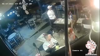 Savage Dude Eats Chicken Wings While Getting Robbed at Gunpoint