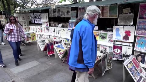 Paris' iconic booksellers can stay during Olympics