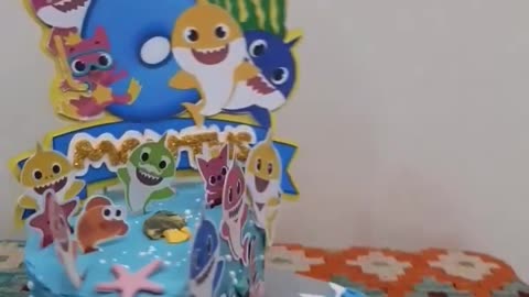 Baby shark birthday cake