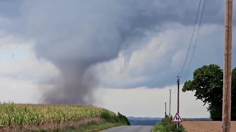 Video shows tornado in French countryside