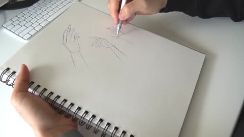 Draw The Fingers Of A Character With A Pencil