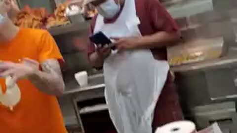 Mentally ill man snaps at Popeyes workers