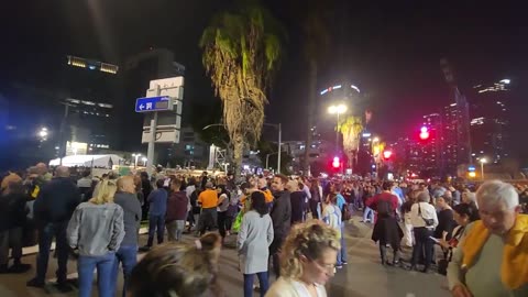 בניה ברבי - קרן שמש, מרגש את באי העצרת בכיכר החטופים בתל אביב rally for the return of the kidnapped
