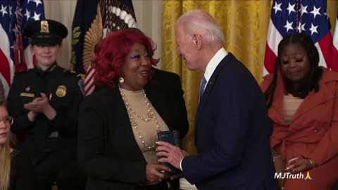 Ruby Freeman receiving the Presidential Citizen's Medal by Biden, for steal 2020 election.