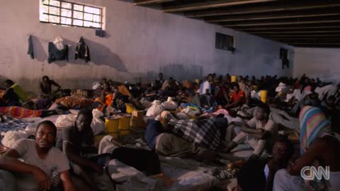 Libya : Migrants being sold as slaves (CNN 2017)