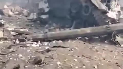 #Ukraine: Very dramatic footage showing a claimed Russian tank obliterated by a Stugna-P ATGM.