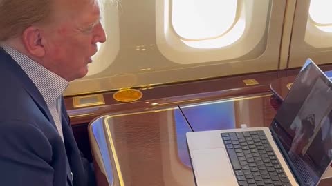 President Trump speaks with four incredible D-Day heroes from Trump Force One!