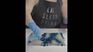 Create beauty with resin and acrylic pour paint