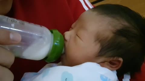 Newborn baby Breastfeed for the first time