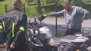 Mischievous Motorcyclist Causes Friend Some Confusion