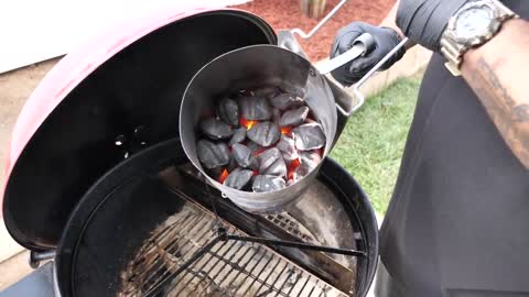 How to : use a Charcoal Grill | Weber Kettle Grill