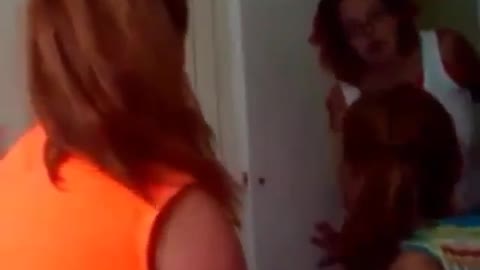 Mom takes funny sisters by surprise