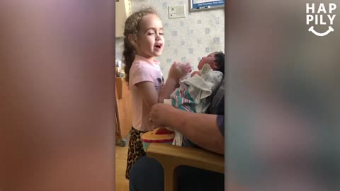 Adorable Girl Sings Lullaby First Time She Meets Newborn Sister