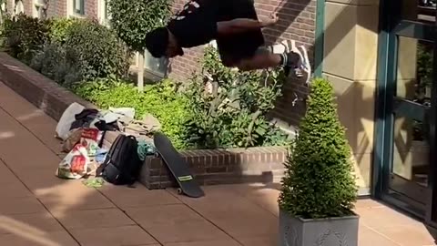 Parkour Guy Roof To Ground Easy