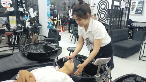 Vietnam Barbershop - Relax with a lovely, cheerful girl with a warm welcome