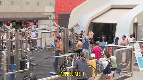 Old Man Powerlifter At Muscle Beach | Anatoly GYM PRANK🙆🤣