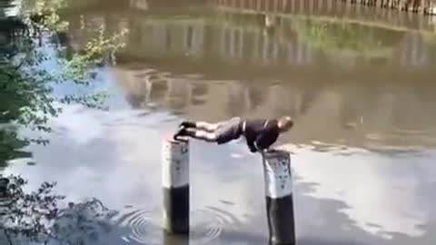 THIS GUYS HAS UNBELIEVABLE PARKOUR MOVES