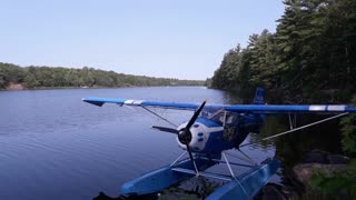 Floatplane takes off downwind
