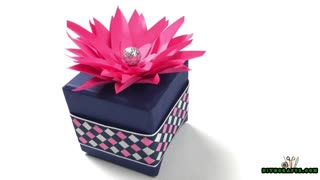 DIY Paper Flower Gift Topper Decoration - DIYnCrafts.com
