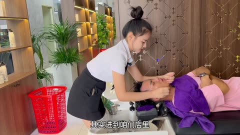 越南最好的皇帝洗头按摩店到目前为止！店里全是年轻的女生，手艺精湛服务环境真棒，只可惜它只开在头顿！The best hair shampoo massage parlor in Vietnam