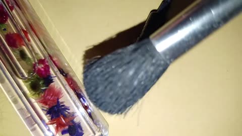 ASMR - lipstick, 3 different brushes and one TeddyBear_ brushing, knocking, tapping (No Talking)🎧︎👂