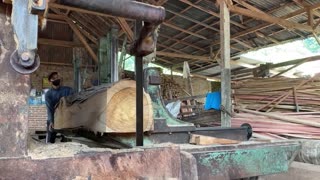 Very outstanding wood mill technique..! chopping rotten and dried teak wood into expensive materials