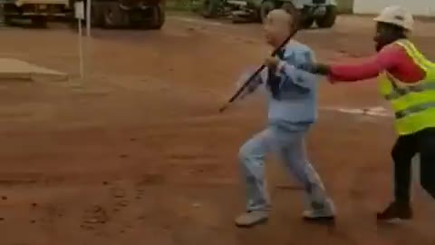 Chinese fight to Nigerian boy lil