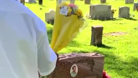 Teen with Down syndrome visits mother's grave to tell her that he graduated