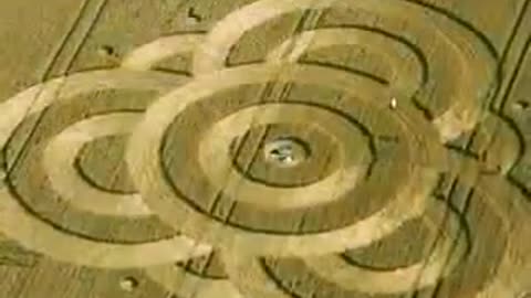 Take a look at this fascinating slideshow featuring crop circles from 2004, 2005, and 2006!