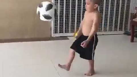 Amazing Football Skills in a Young Prodigy