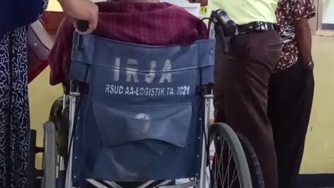 queue for treatment in hospitals in indonesia