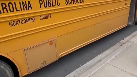 2 Girls Fight On School Bus Before Everyone Joins In 💀