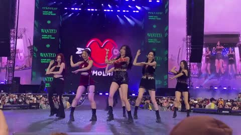 MOMOLAND ‘Wrap Me In Plastic’ KAMP 2022 in Pasadena Rose Bowl (Day1)_1