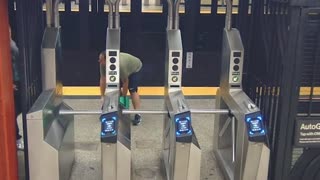 Vigilante gunman on the loose after firing at would-be mugger inside NYC subway station